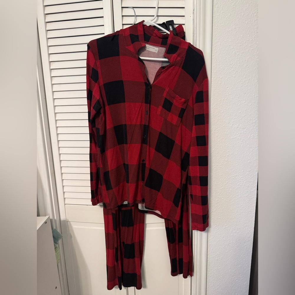 5/$20 Maurices Red and Black Plaid Pajama Set